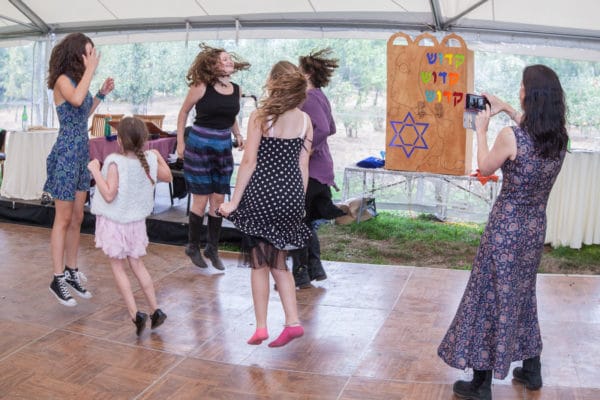 Portland Bar Mitzvah DJ Shakes Sauvie Island